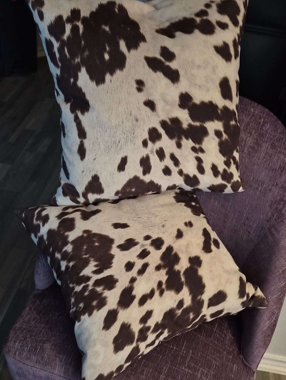 ✨️✨️🐮🩵(2) Cow Print Pillows🩵🐮✨️✨️